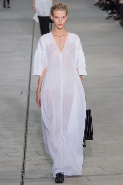 Look 12